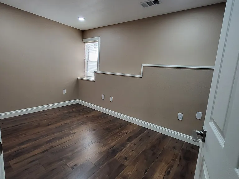 218 Spring St #1 — Photo 5