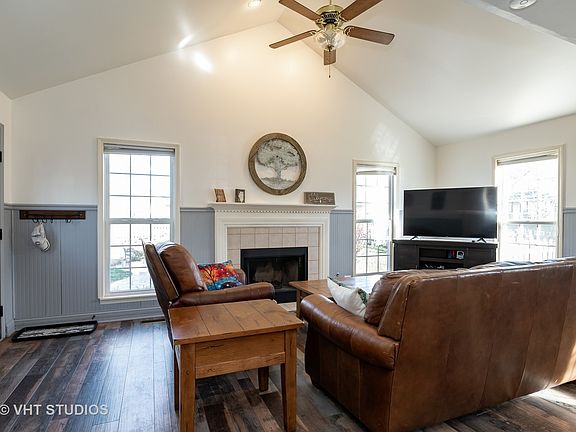 5th image of 5032 Country Pl
