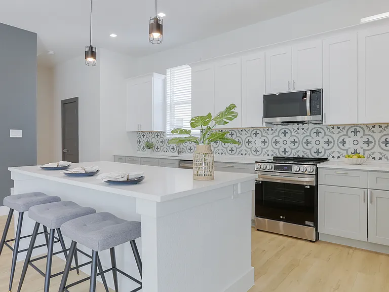 2805 Weisenberger St #503 — Photo 6