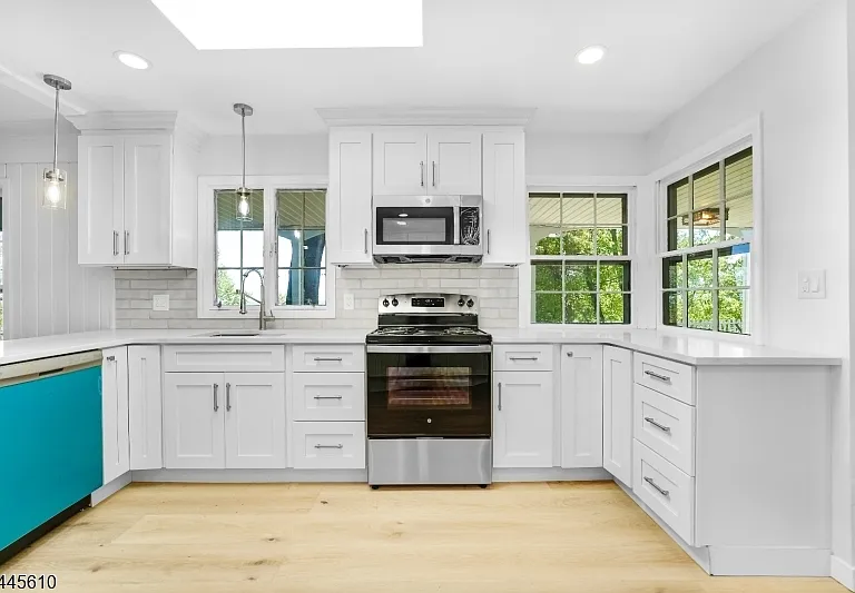 306 Warrenville Rd — Photo 7