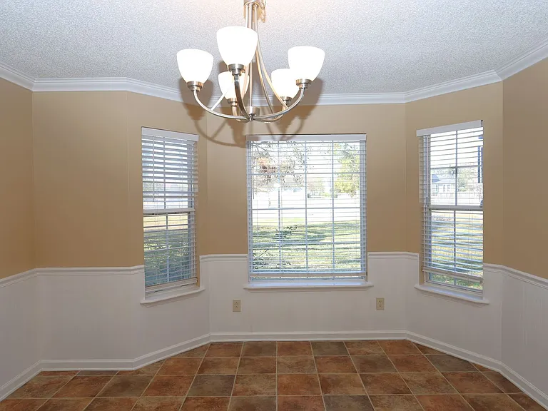 3911 Nicole Ln — Photo 4