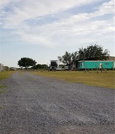 3rd image of 2243 W Mile 13 N #1/2