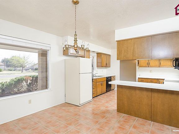 4th image of 235 Astor Dr