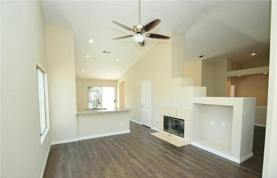 1st image of 31755 Granville Dr