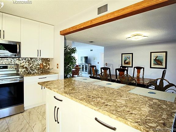 3rd image of 4061 SW Parkgate Blvd #1-3