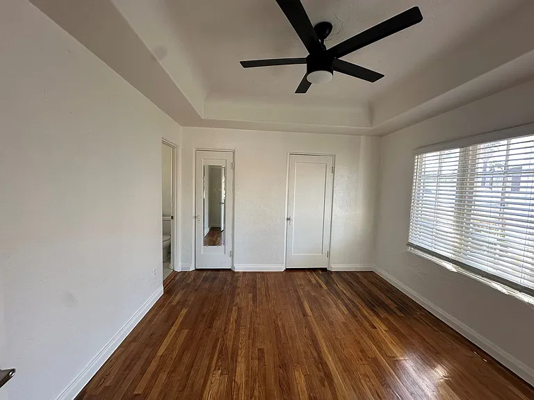 342 W Culver St — Photo 21