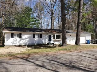 121 Grand Hill Dr, Houghton Lake, MI 48629
