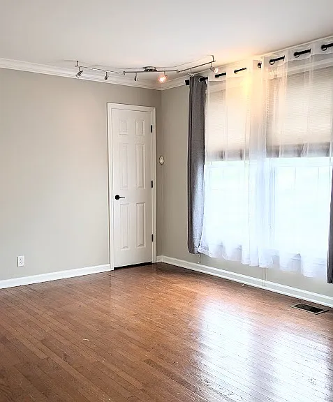 176 Roberta Dr — Photo 4