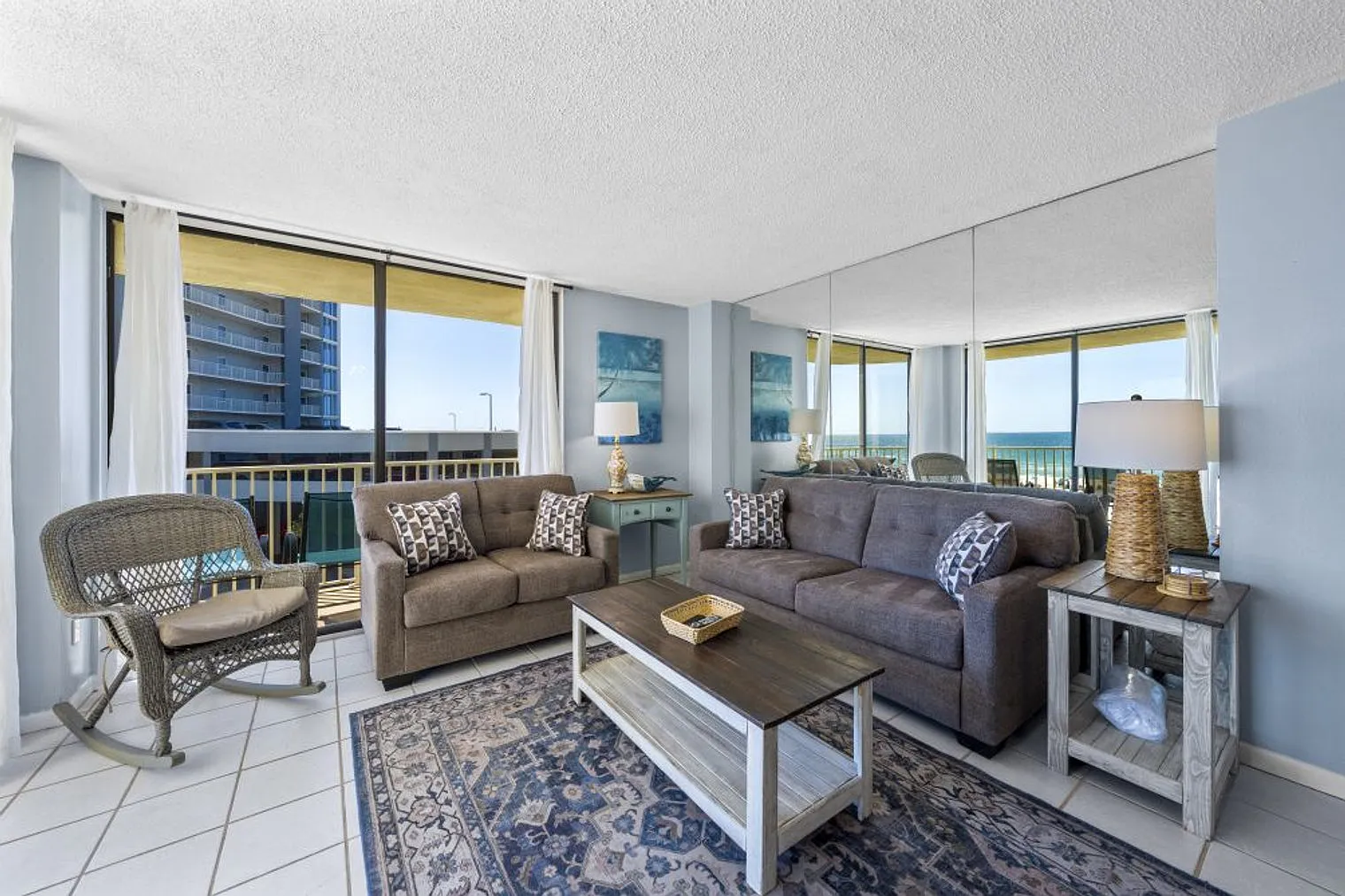 2 bed, 2.0 bath, 893 sqft, $3,494 — Photo 2