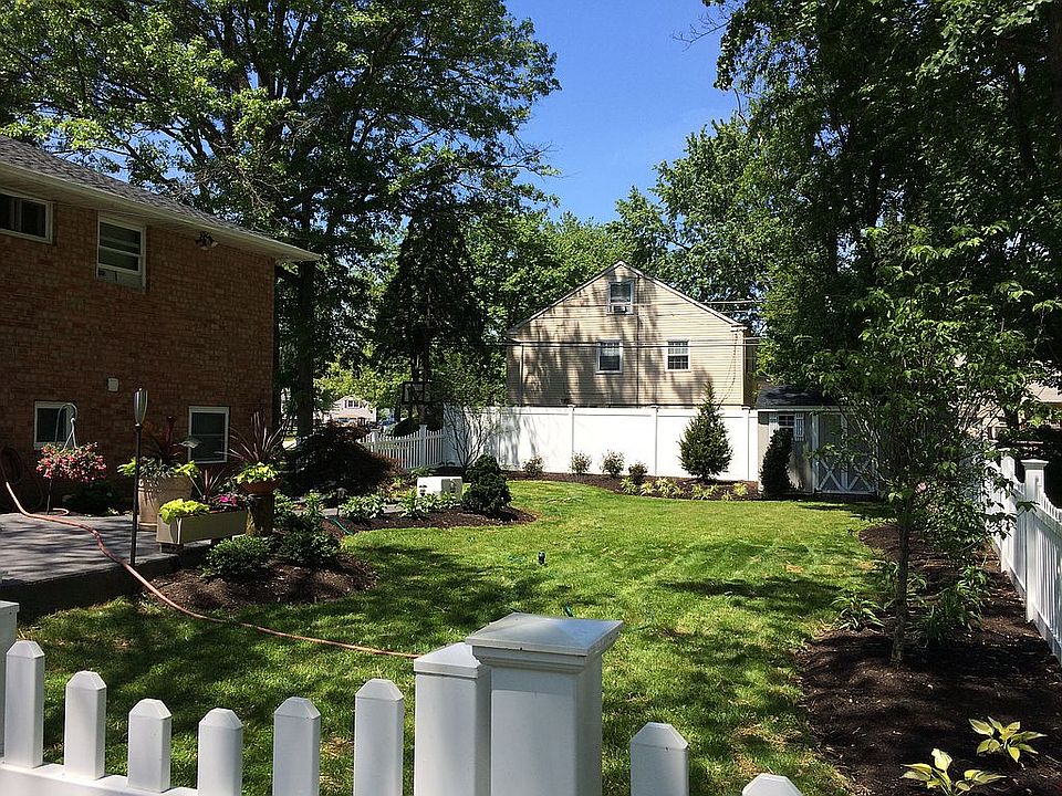 2nd image of 513 Bickmore Dr