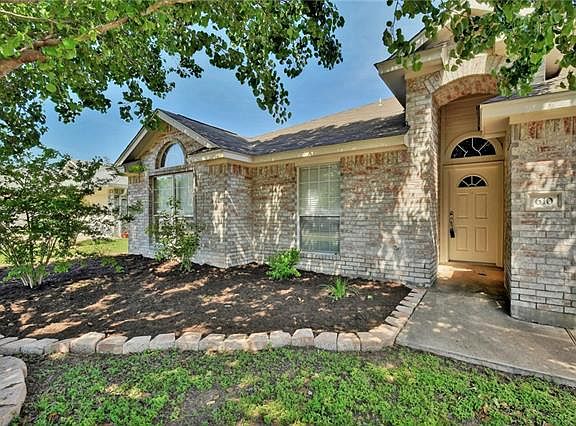 4th image of 610 Sweetgum Ln