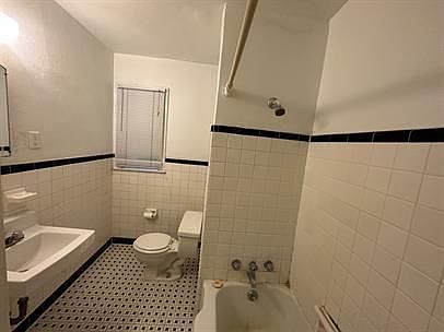 1st image of 1928 N Boulevard Park #2