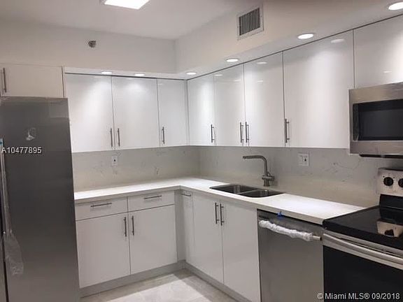 3rd image of 3600 Mystic Pointe Dr APT 802