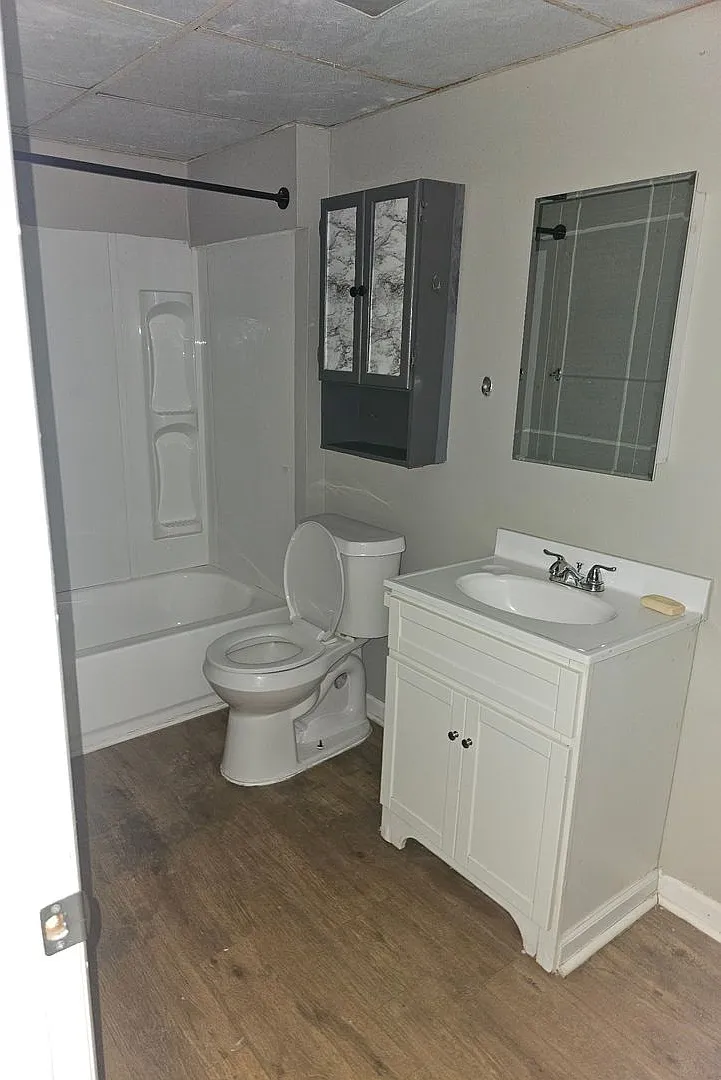 Cedar Trace Apartments - 1213 West Reservoir Ave — Photo 4
