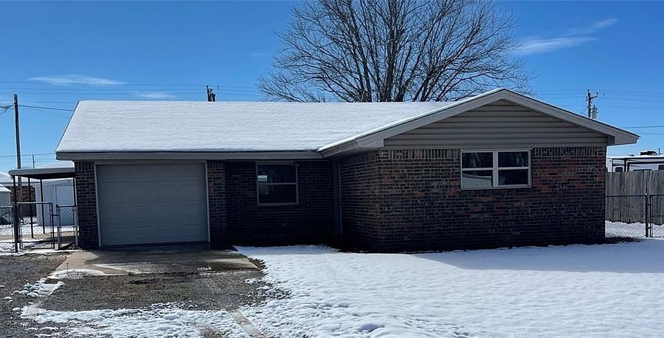 1st image of 304 Callaway Dr
