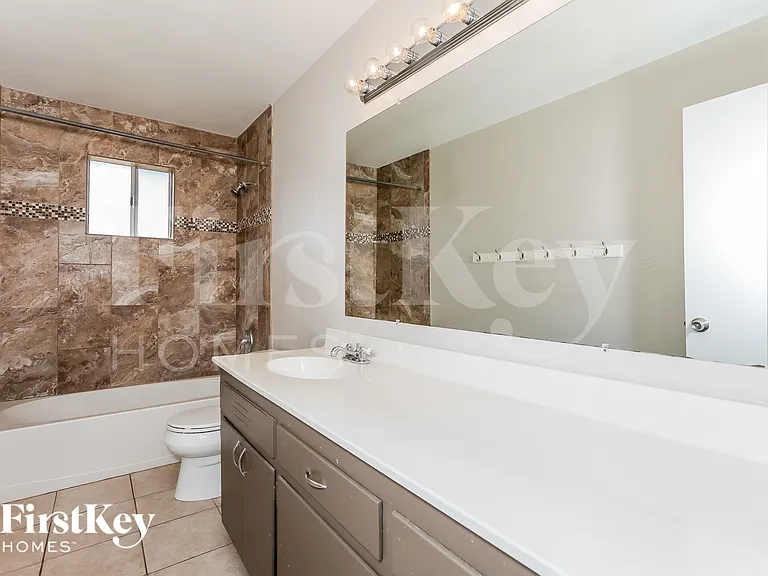 1010 W 4th Pl — Photo 11