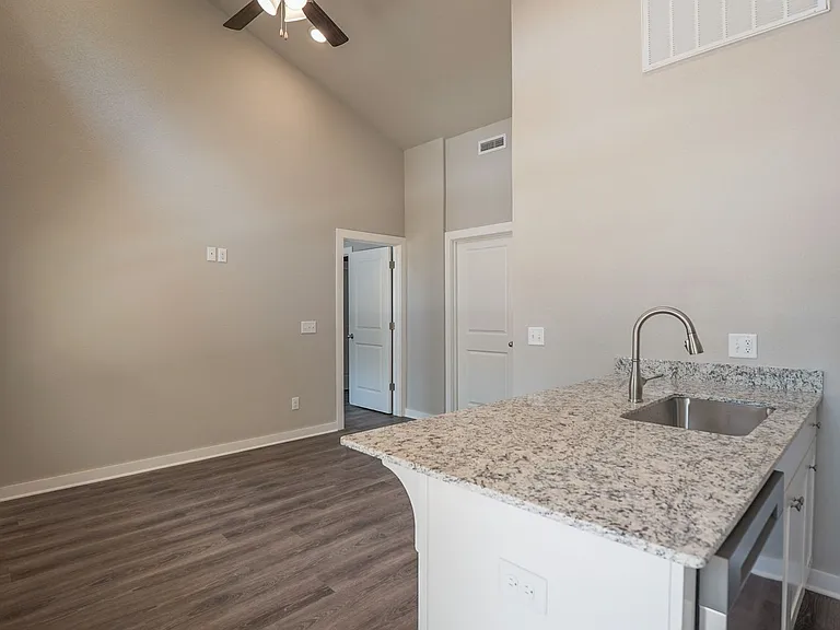 668 N Honey Locust Bnd — Photo 5