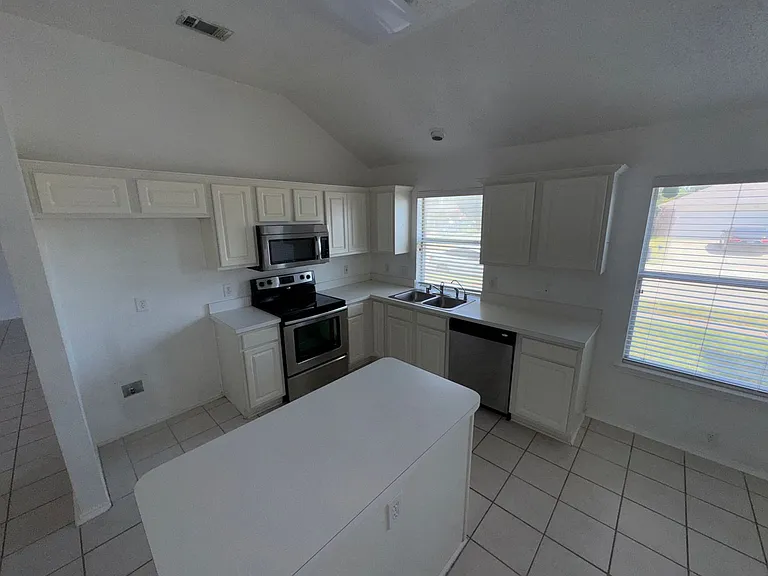 1128 Marshall Dr — Photo 42