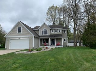 295 Caravan Dr, Muskegon, MI 49441