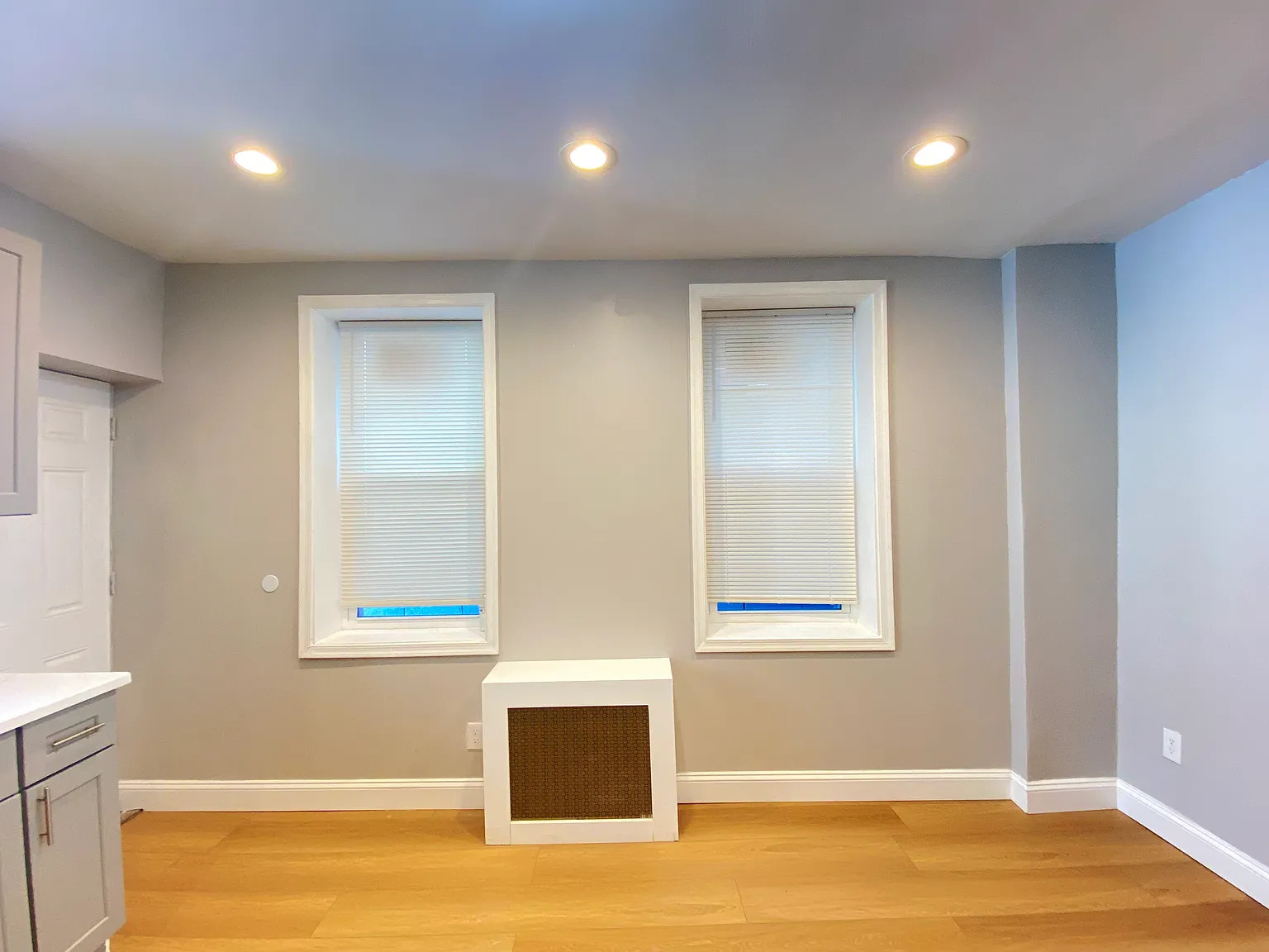 3 bed, 1.5 bath, 1324 sqft, $1,900 — Photo 3