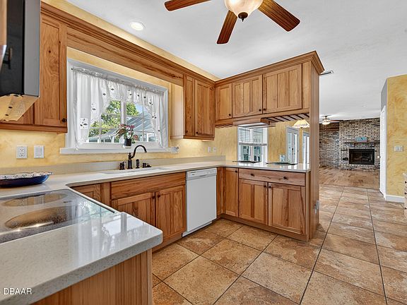 4th image of 7 Oakmont Cir