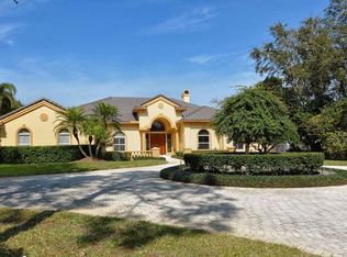 915 Mac Ewen Dr, Osprey, FL 34229