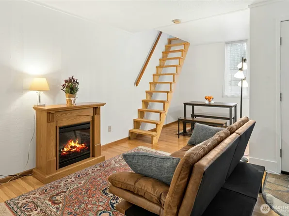 6440 139th Place NE #12, Redmond, WA 98052