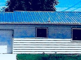 218 W 5th Ave, Wall, SD 57790