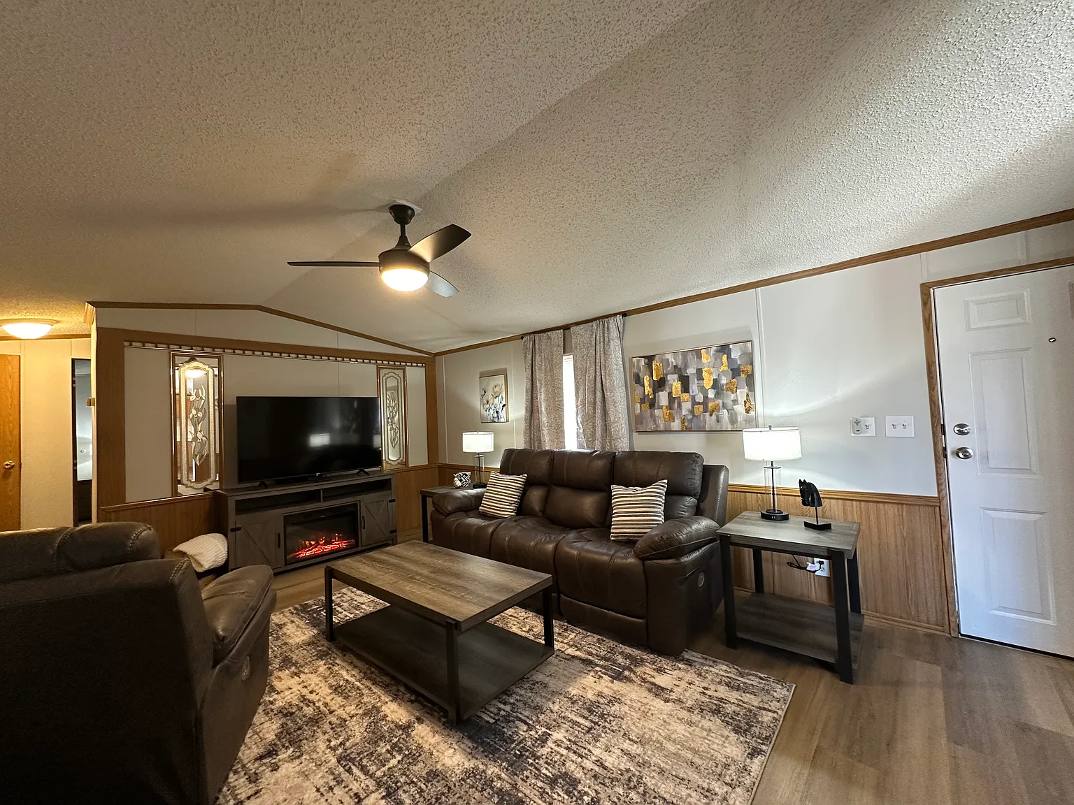 1 bed, 1100 sqft, $1,500 — Photo 3