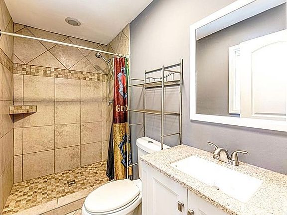 3rd image of 5424 Osage Dr