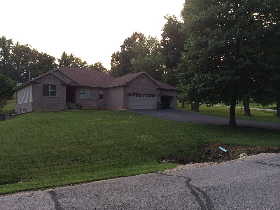 1st image of 415 Windsong Dr
