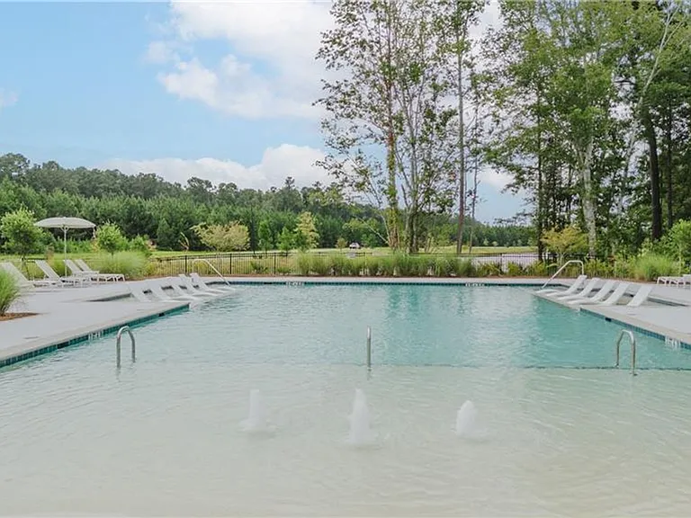 695 Longleaf Dr — Photo 14
