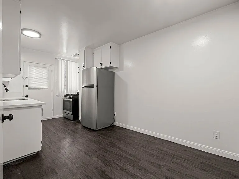 3868 S Potomac Ave #7 — Photo 9