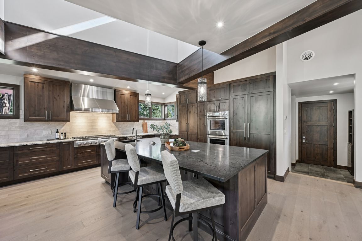 next background image