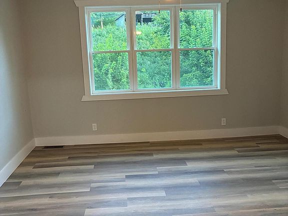 5th image of 519 Whitman Hollow Rd