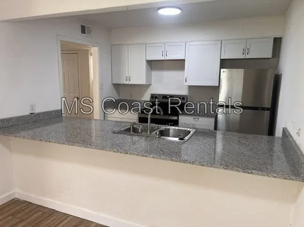 736 Courthouse Rd #102, Gulfport, MS 39507