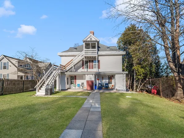 88-90 Saint Paul St, North Smithfield, RI 02896