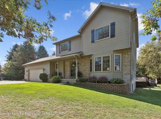 881 Oakhurst Rd, Fowlerville, MI 48836