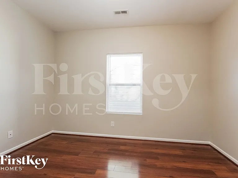 707 Rook Rd — Photo 4