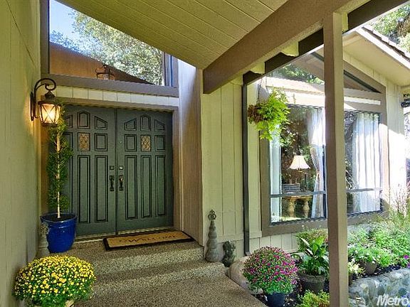 2nd image of 9837 Oakplace W