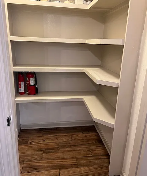 Pantry/laundry room, plenty of room.