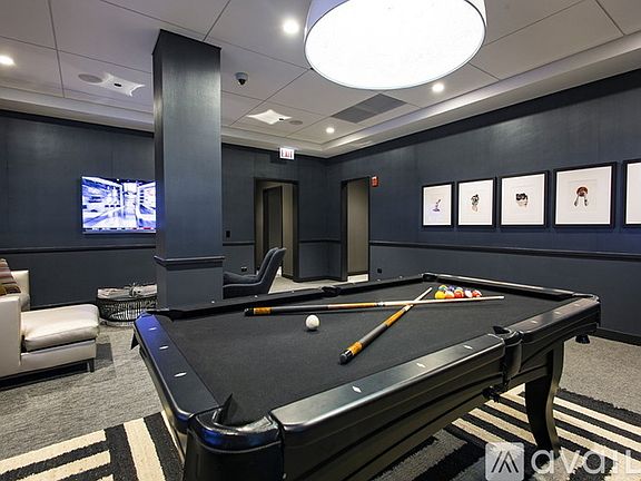 5th image of 650 N Wells St #505