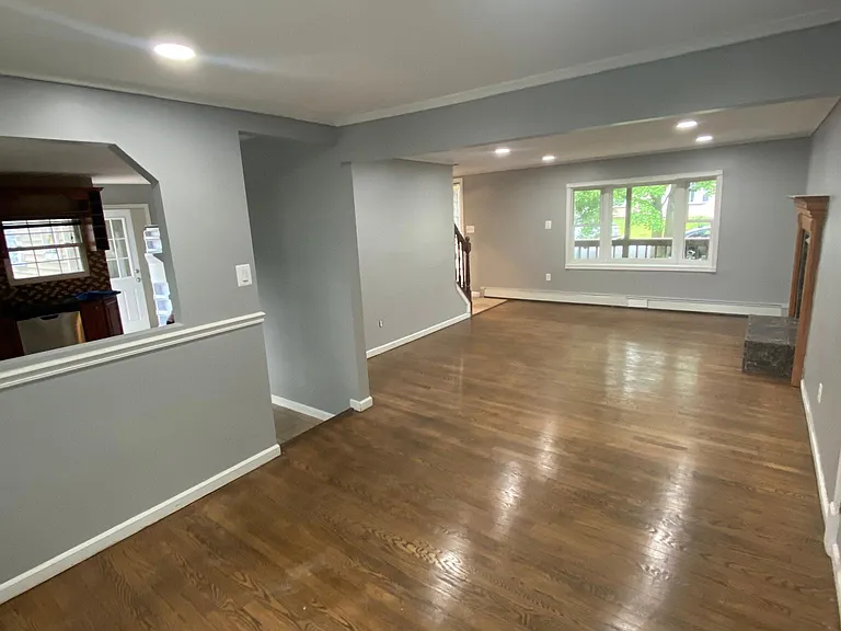 25 Newport Ave — Photo 2