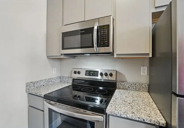 107 W Elder St #B — Photo 11