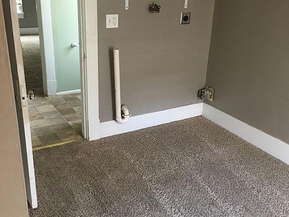 5th image of 402 N 2nd St APT A