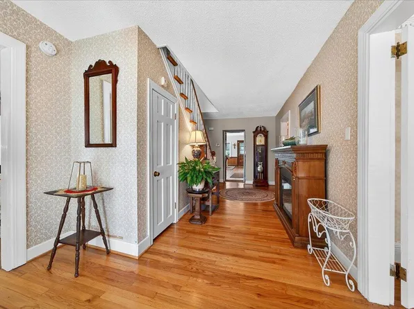 119 N College St, Youngsville, NC 27596