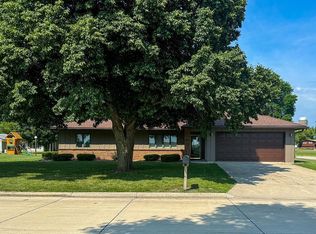 627 4th St NE, Buffalo Center, IA 50424
