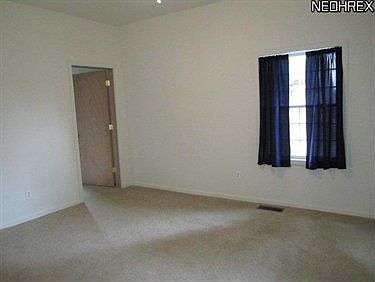4th image of 206 1/2 Vine St