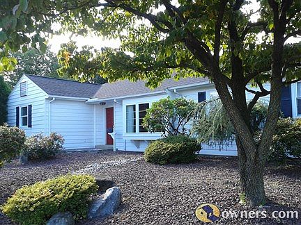 Beautifully Landscaped Front Yard