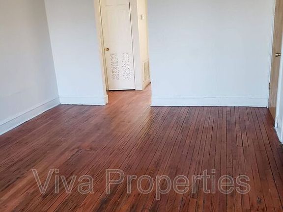 4th image of 5403 S Maplewood Ave #1